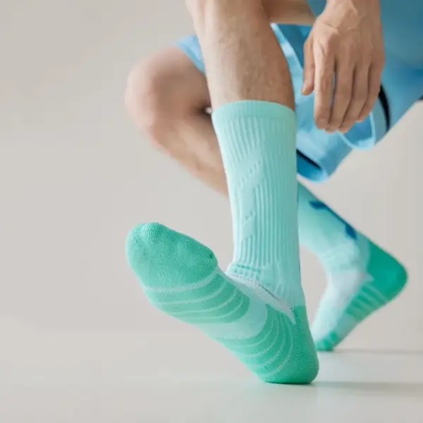 Elite Men's Basketball Socks – Breathable, Quick-Dry, Moisture-Wicking & Compression Fit - Image 6