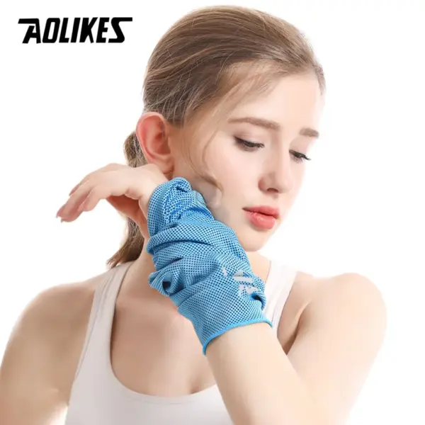 Instant Cooling Sports Towel – Reusable Chill Gym & Running Rag for Sweat Absorption - Image 3